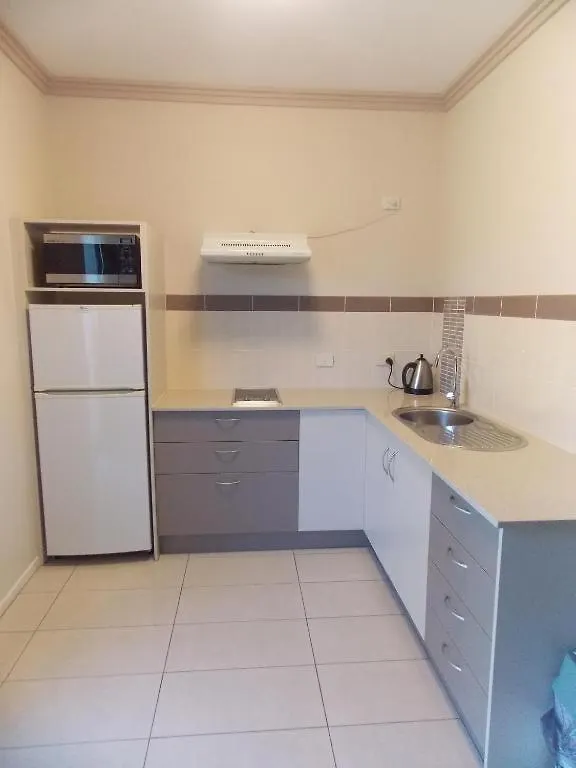 Emerald Executive Apartments Aparthotel